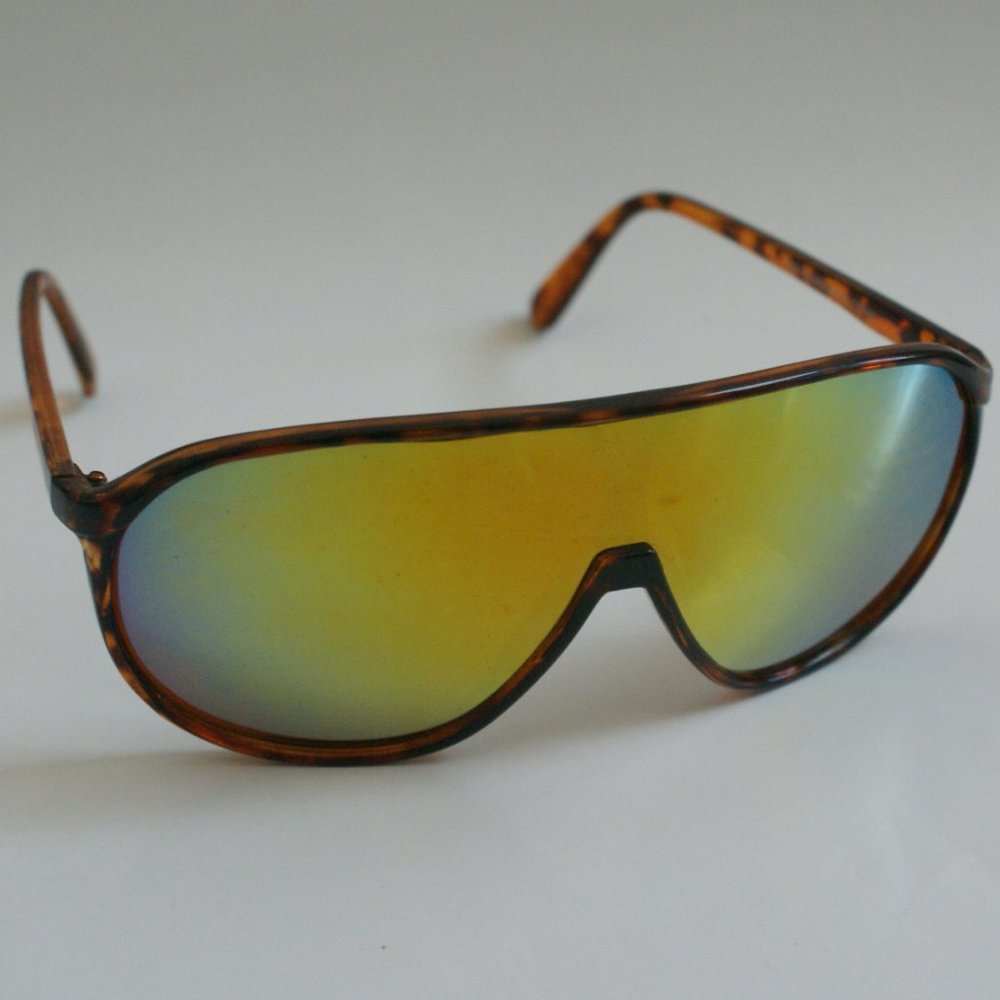 NWT TruVintage 1pc Wing style Aviator Sports sunglasses w/iridium true blue lens